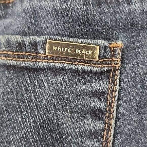 White House Black Market womens low rise" The Slim" Jeans, size 0 - Picture 3 of 12